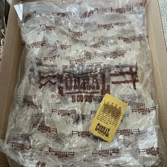 Vintage Leather Brown Embroidered Heeled Boots - Picture 8 of 10